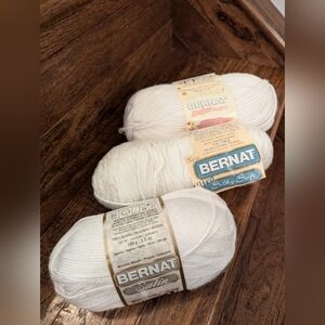 Bernat soft white acrylic yarn bundle 3 skiens 380 g total